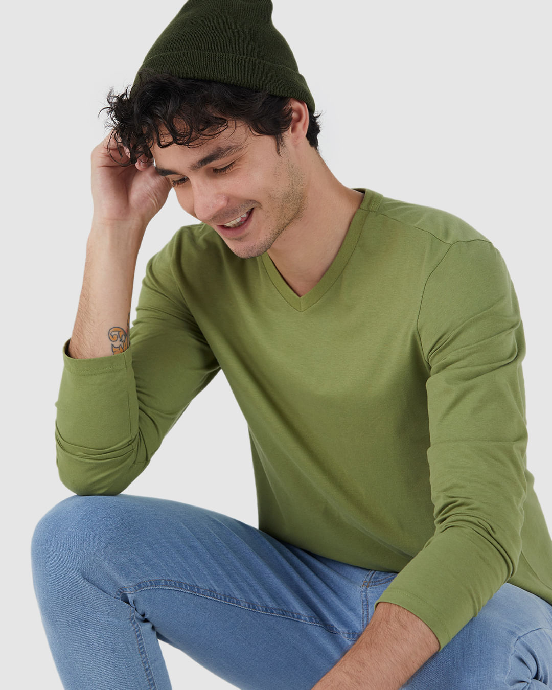 Camiseta Básica Masculina Decote V Manga Longa Em Algodão