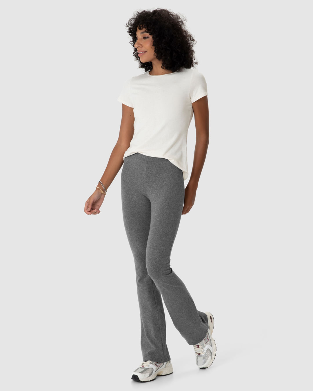 Calça Básica Feminina Flare Em Algodão