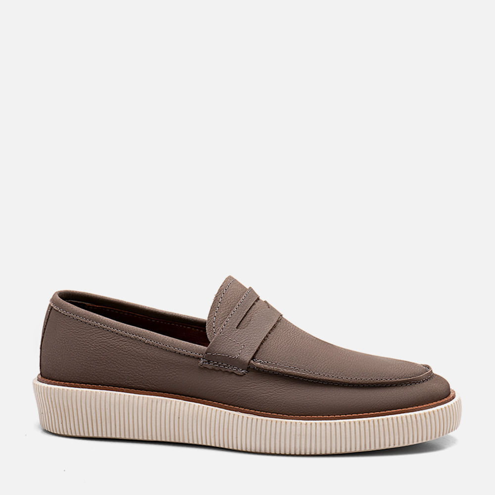 Sapato Casual tipo Loafer ou Mocassim Esporte Fino Feito em Couro Nobuk Selaria Palmilha Anatômica Masculino Milano Tabaco 13723